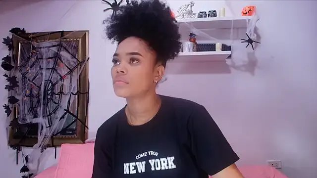 naia_blessed — naked Naia