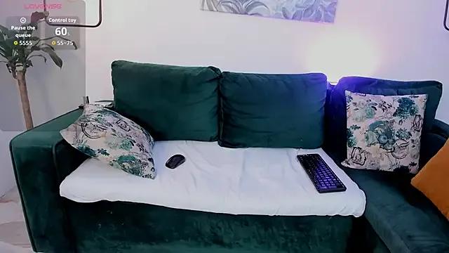 Naked NairaSkye wants you to fuck her body now NairaSkye from StripChat