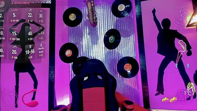 Join 23 years old nickyminach_ from StripChat nickyminach_ from StripChat