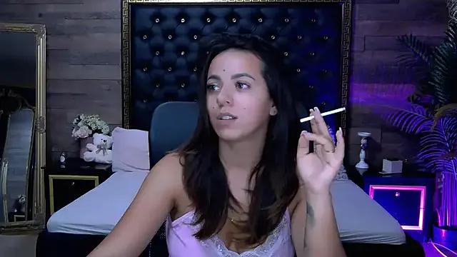 Freechat PlayfulElla on StripChat