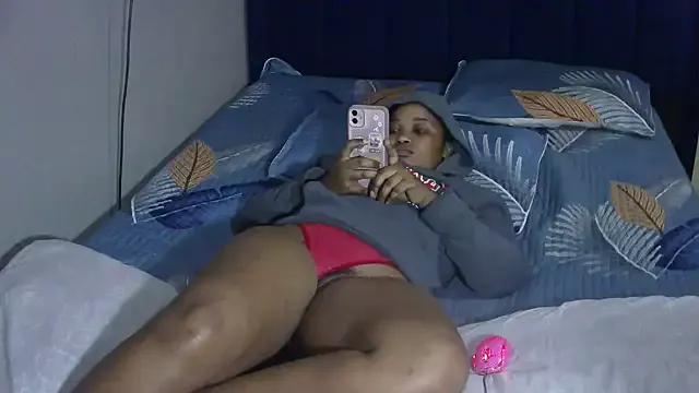 QUEENSHYNESS on StripChat 