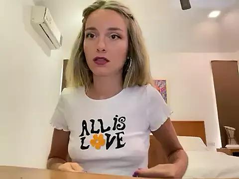 Freechat SirenaBelle on StripChat