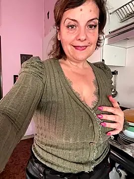 Sunbelxx from StripChat