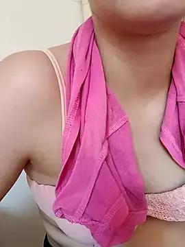 Themaskedgirl21 on StripChat 