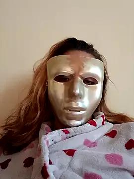 Themaskedgirl21 on StripChat 