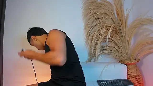 Thiago_Connor21 from StripChat