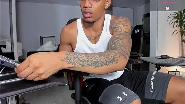 TROYWESLY- on StripChat