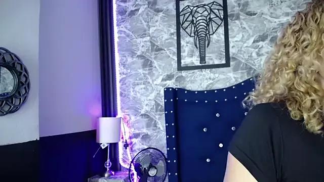 vickycute52 on StripChat 