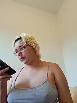 Freechat VikaKing on StripChat