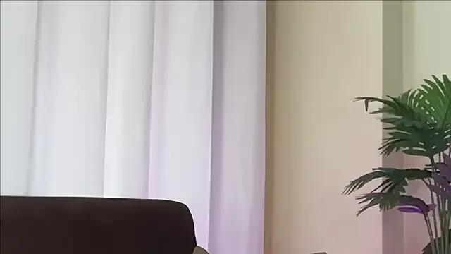 Wow-nisha on StripChat 