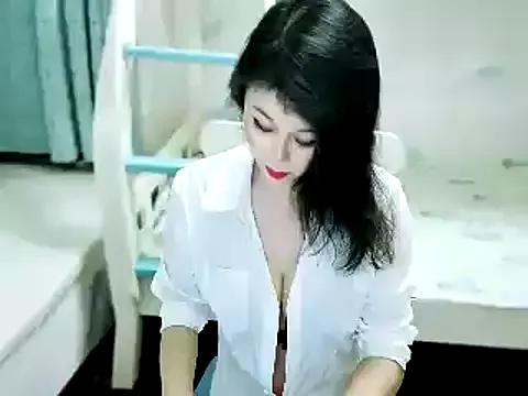 xiaonana-2025 on StripChat 